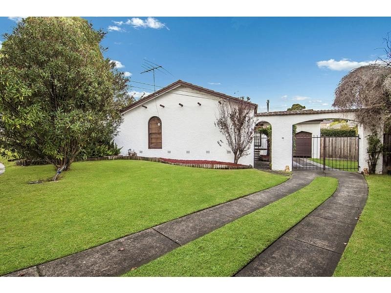 8 Coonac Place, Frankston VIC 3199