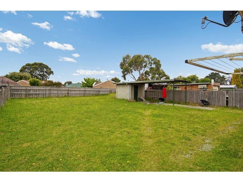 13 Pine Street, Frankston North VIC 3200
