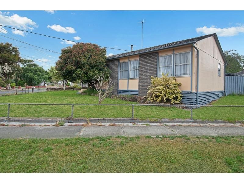 24 Poplar Street, Frankston North VIC 3200