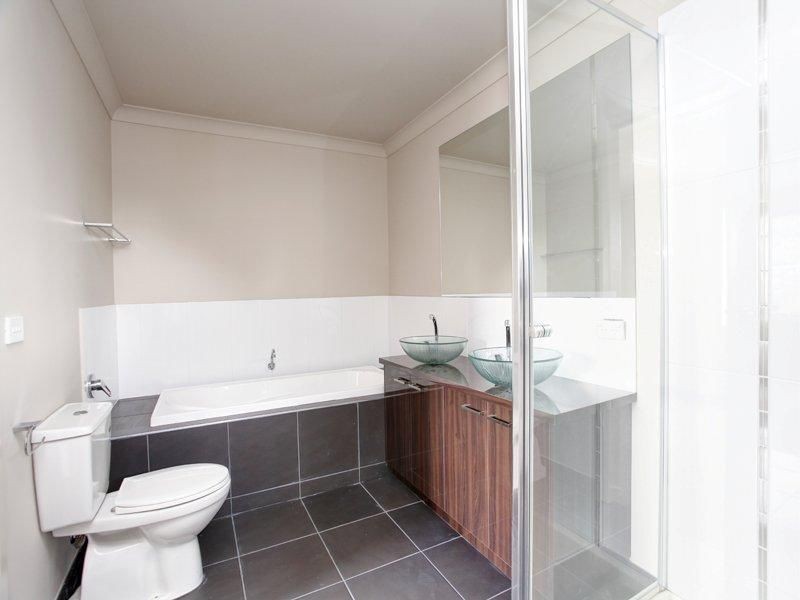 21B Karingal Drive, Frankston VIC 3199