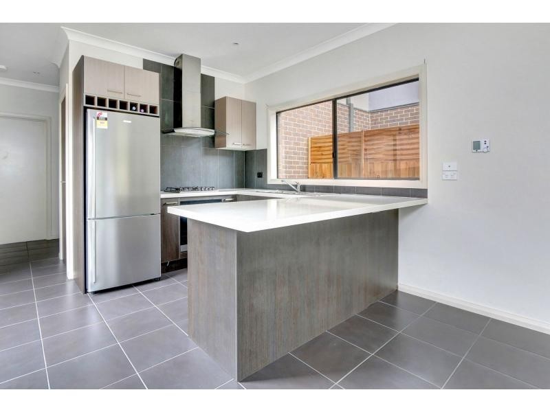 21B Karingal Drive, Frankston VIC 3199