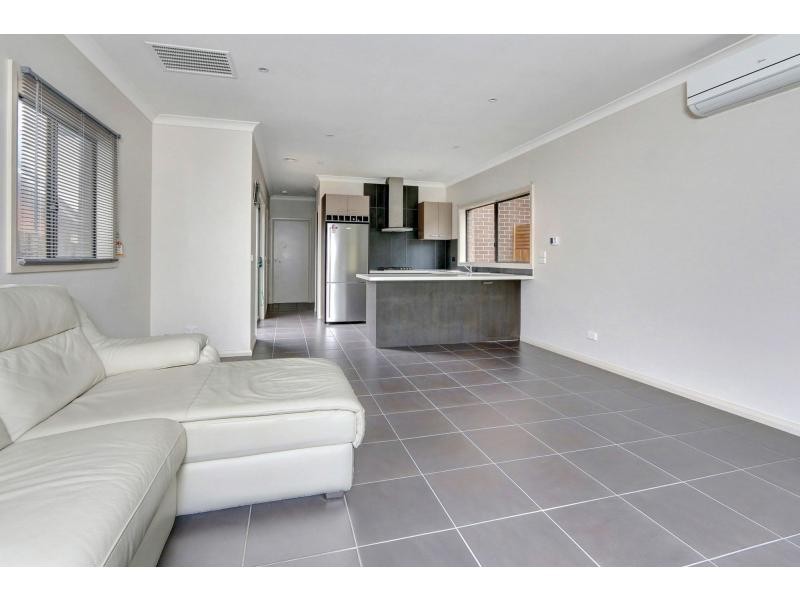 21B Karingal Drive, Frankston VIC 3199