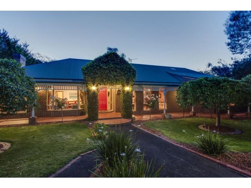 2A McCutcheon Close, Mount Eliza VIC 3930