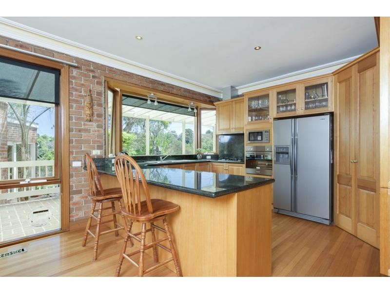 2A McCutcheon Close, Mount Eliza VIC 3930