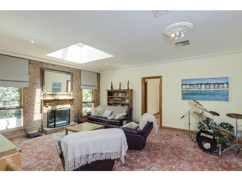 2A McCutcheon Close, Mount Eliza VIC 3930