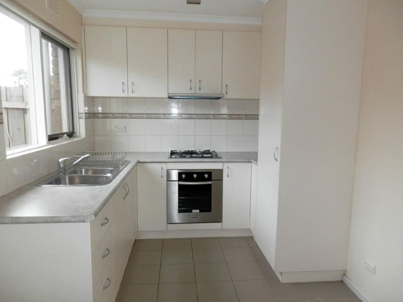 3/2 Millard Street, Frankston VIC 3199