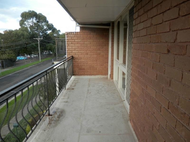 3/2 Millard Street, Frankston VIC 3199