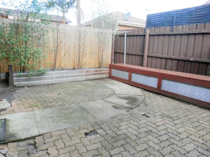 3/2 Millard Street, Frankston VIC 3199