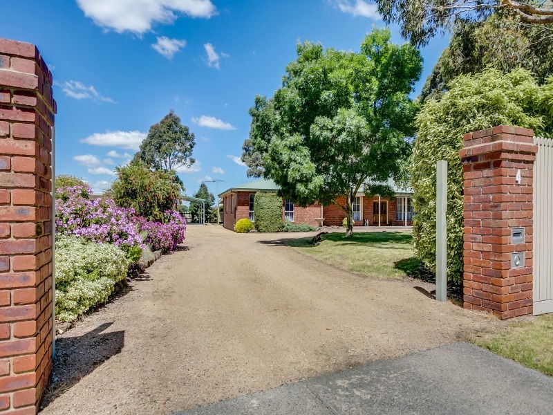 4 Lyndhurst Court, Langwarrin VIC 3910