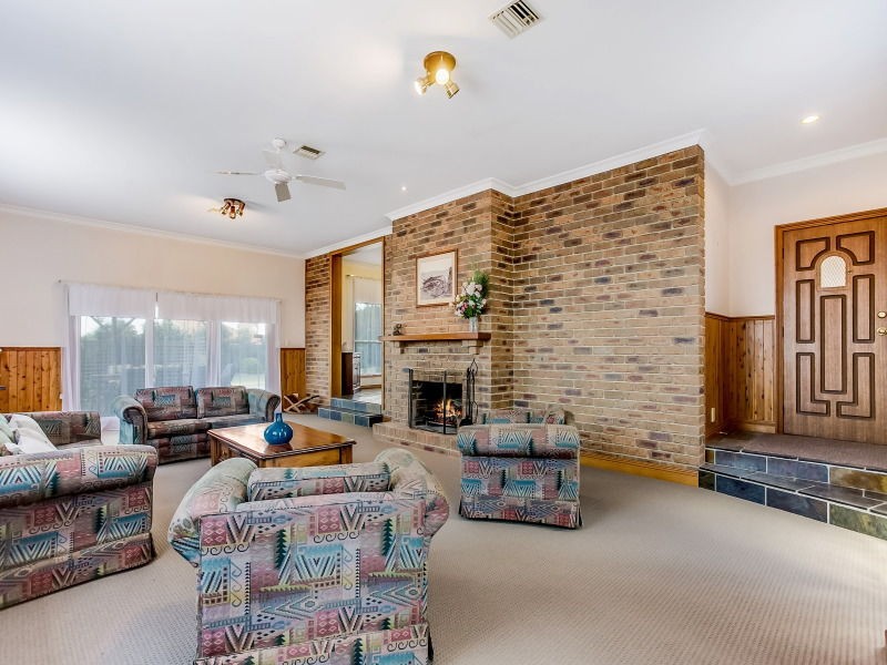 4 Lyndhurst Court, Langwarrin VIC 3910