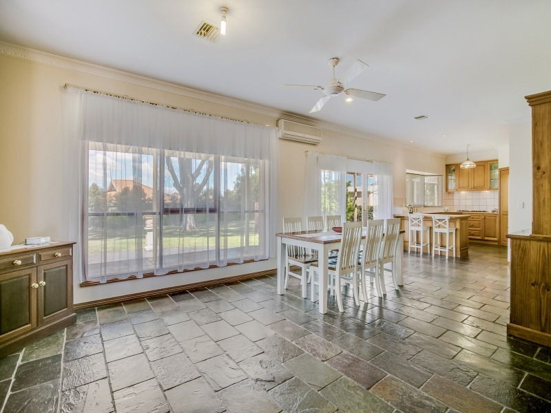 4 Lyndhurst Court, Langwarrin VIC 3910