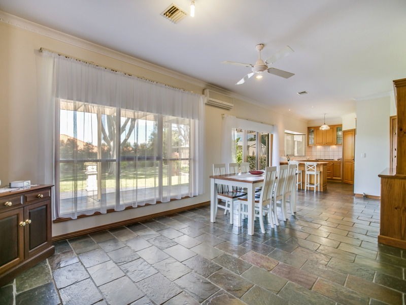 4 Lyndhurst Court, Langwarrin VIC 3910
