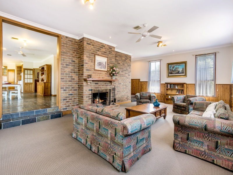 4 Lyndhurst Court, Langwarrin VIC 3910