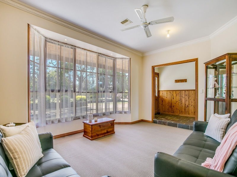 4 Lyndhurst Court, Langwarrin VIC 3910