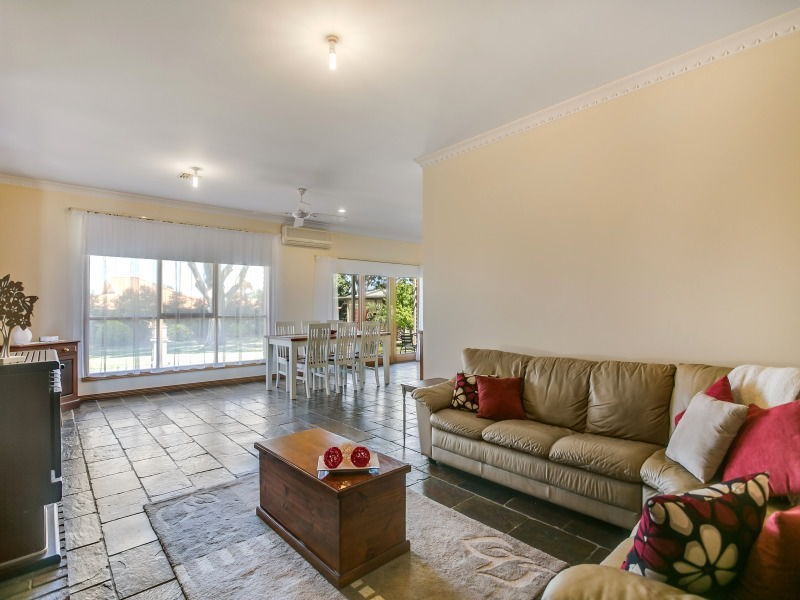 4 Lyndhurst Court, Langwarrin VIC 3910