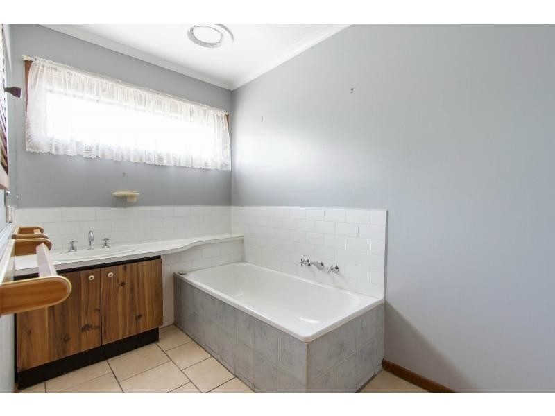 2/39 Deane Street, Frankston VIC 3199