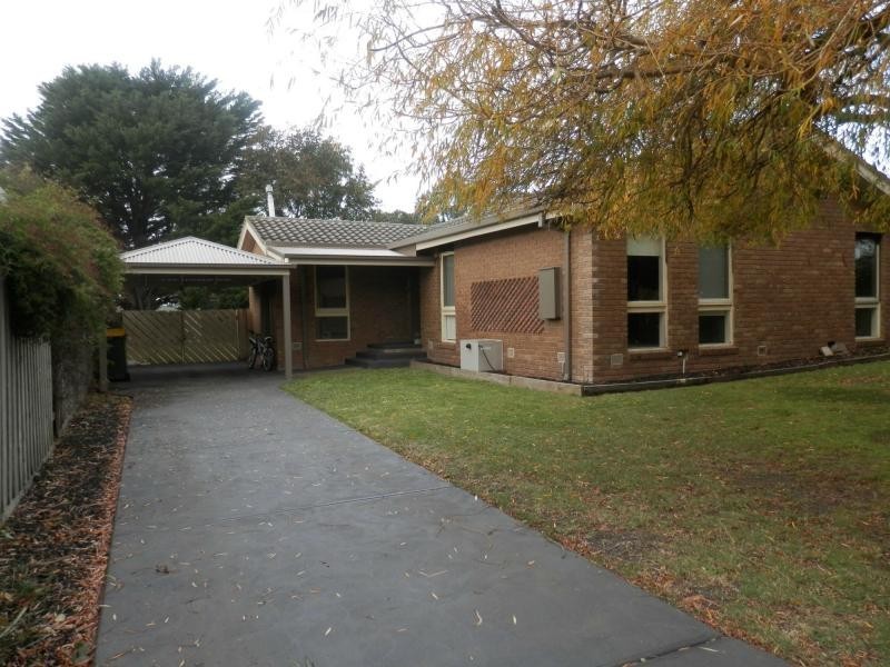 2 Landsdowne Court, Frankston VIC 3199
