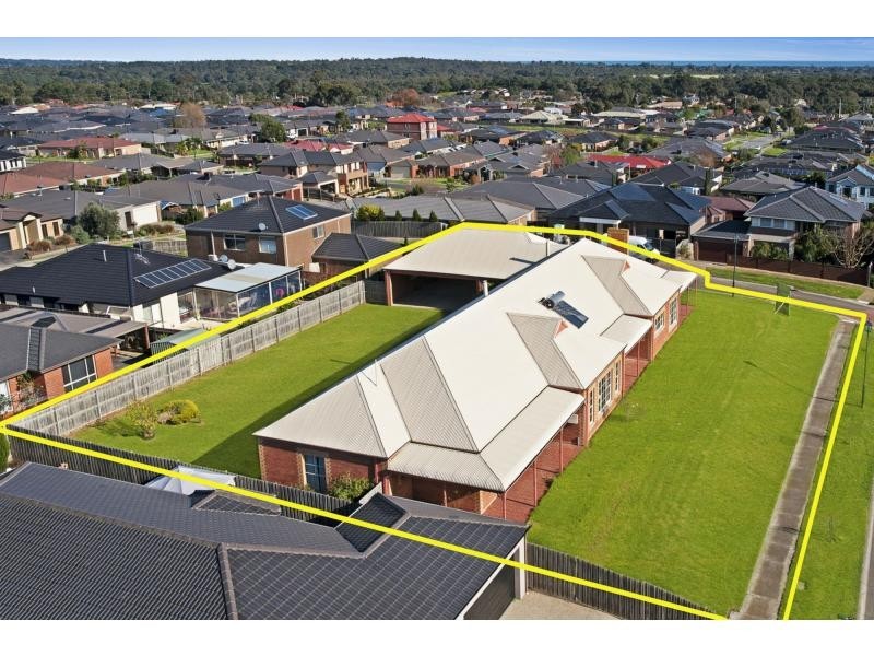 21 Golden Way, Skye VIC 3977