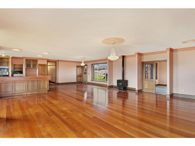 21 Golden Way, Skye VIC 3977