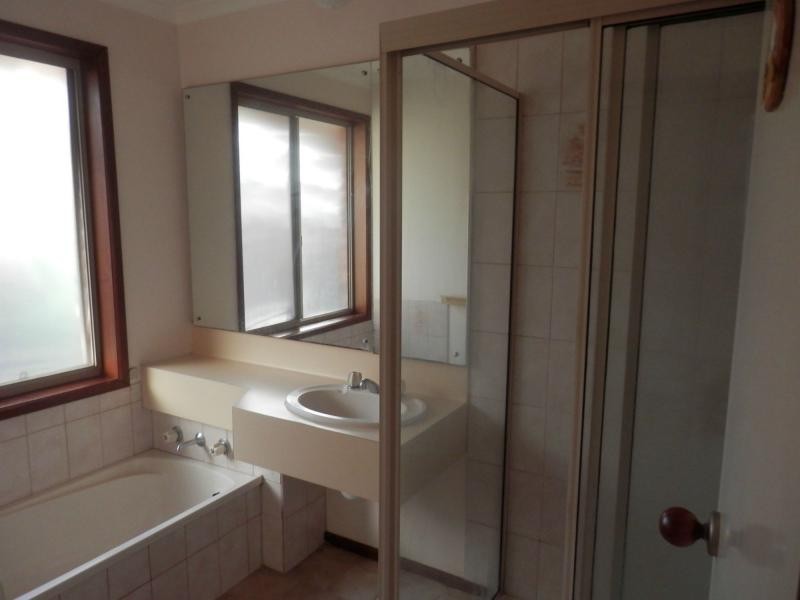 18 Mount Erin Crescent, Frankston South VIC 3199