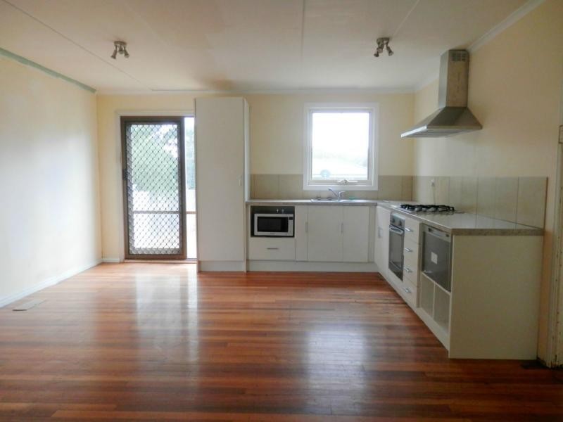 69 Rosemary Avenue, Frankston North VIC 3200