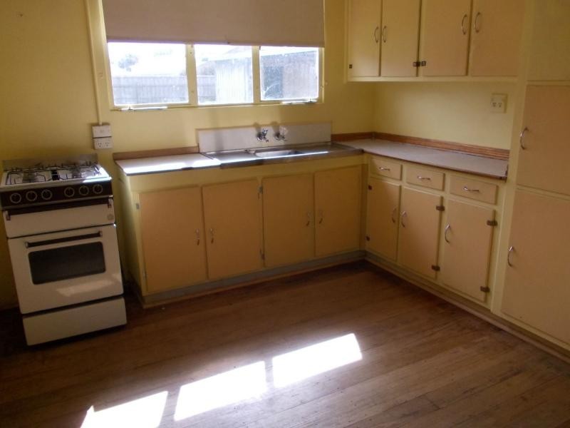 13 Pine Street, Frankston North VIC 3200