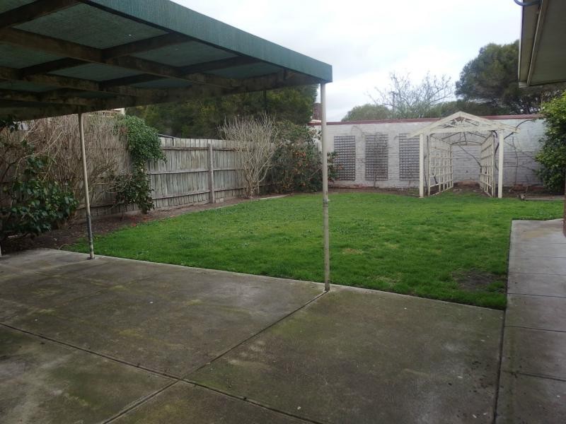 2 Bush Court, Frankston VIC 3199