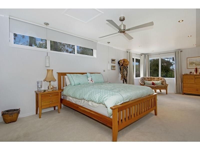 18 Two Bays Road, Mount Eliza VIC 3930