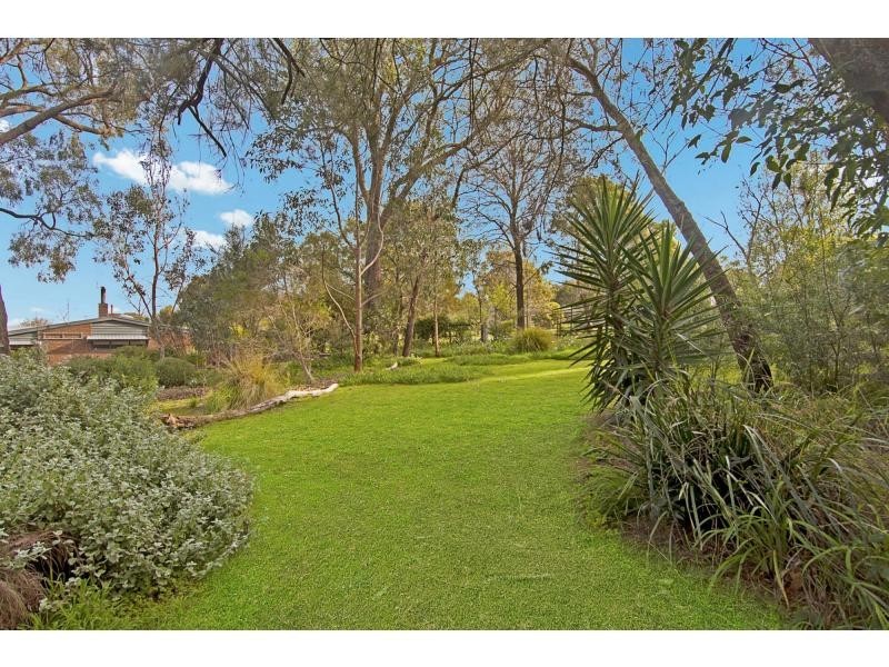 18 Two Bays Road, Mount Eliza VIC 3930
