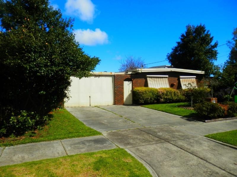2 Bush Court, Frankston VIC 3199