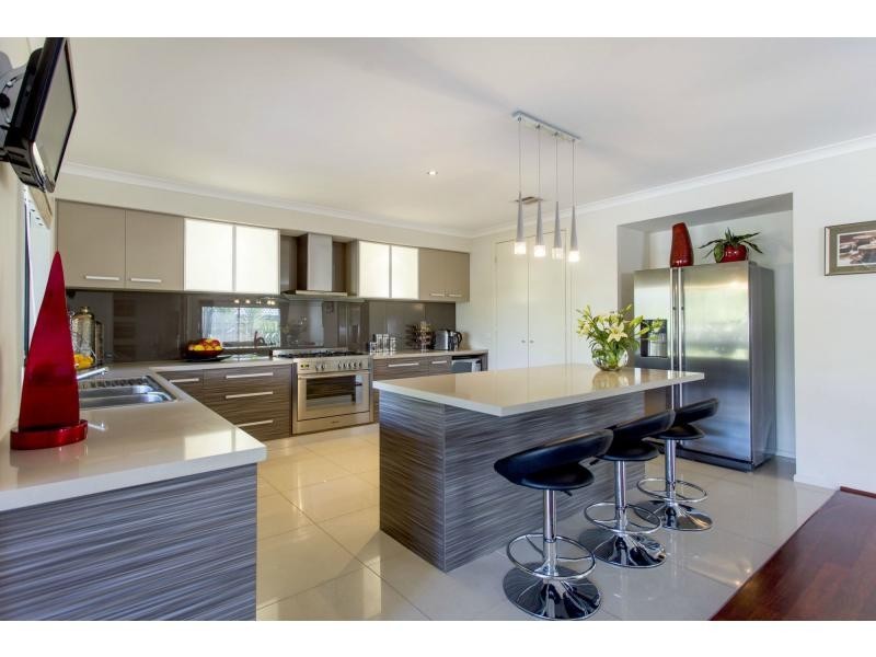 115 Sandhurst Boulevard, Sandhurst VIC 3977