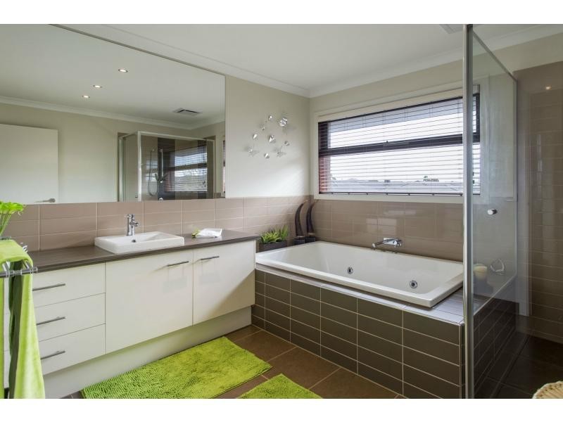 115 Sandhurst Boulevard, Sandhurst VIC 3977