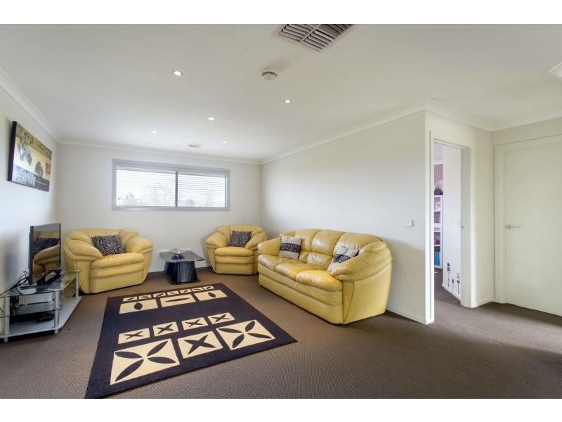 115 Sandhurst Boulevard, Sandhurst VIC 3977