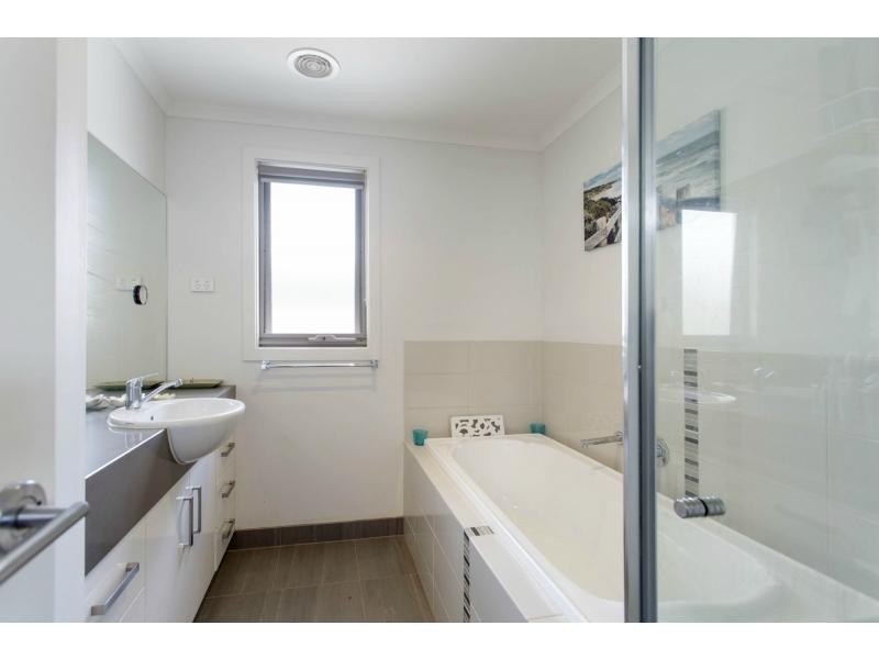 4/33 Culcairn Drive, Frankston South VIC 3199