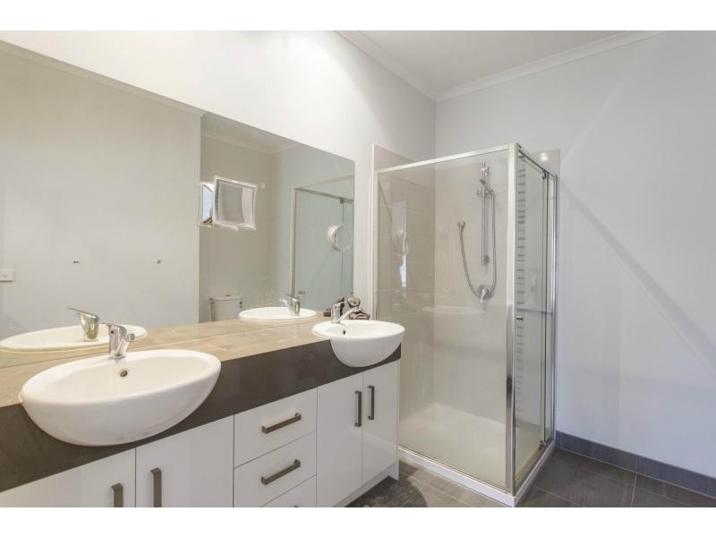 4/33 Culcairn Drive, Frankston South VIC 3199