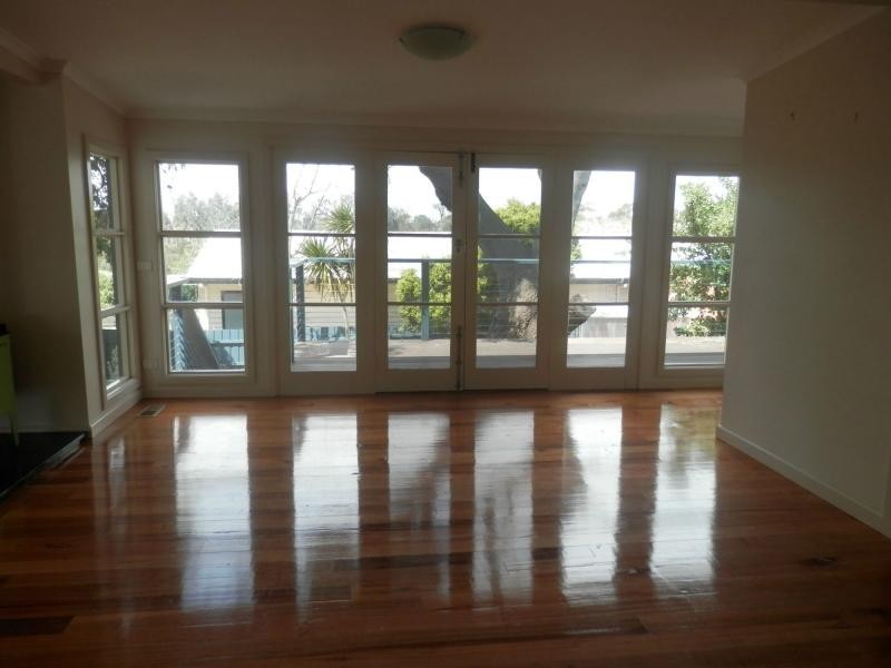 72 Nepean Highway, Seaford VIC 3198