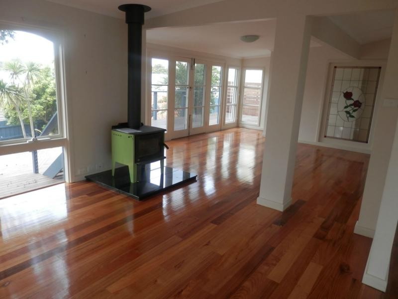 72 Nepean Highway, Seaford VIC 3198