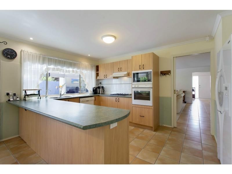 2 Swallows Close, Mornington VIC 3931