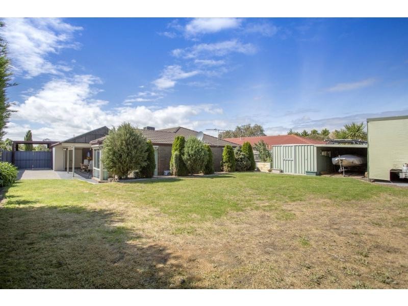 2 Swallows Close, Mornington VIC 3931