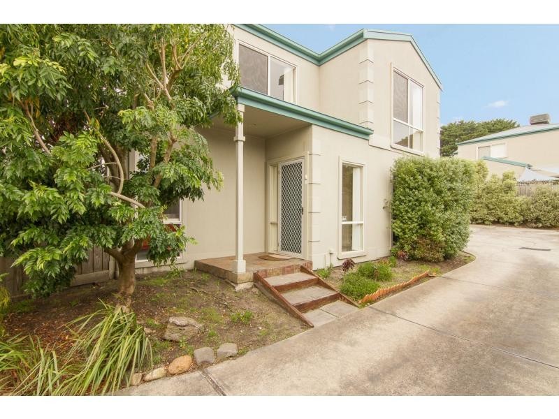2/40 Frome Avenue, Frankston VIC 3199