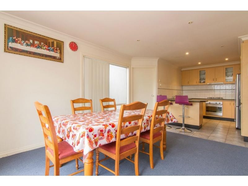 2/40 Frome Avenue, Frankston VIC 3199
