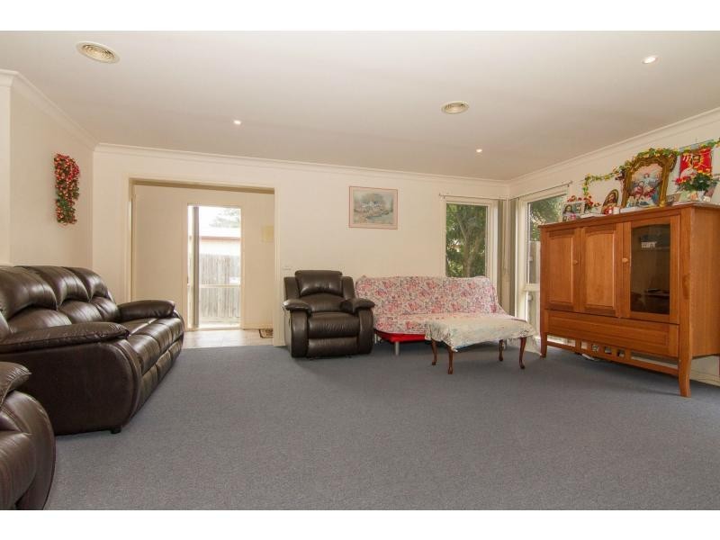 2/40 Frome Avenue, Frankston VIC 3199