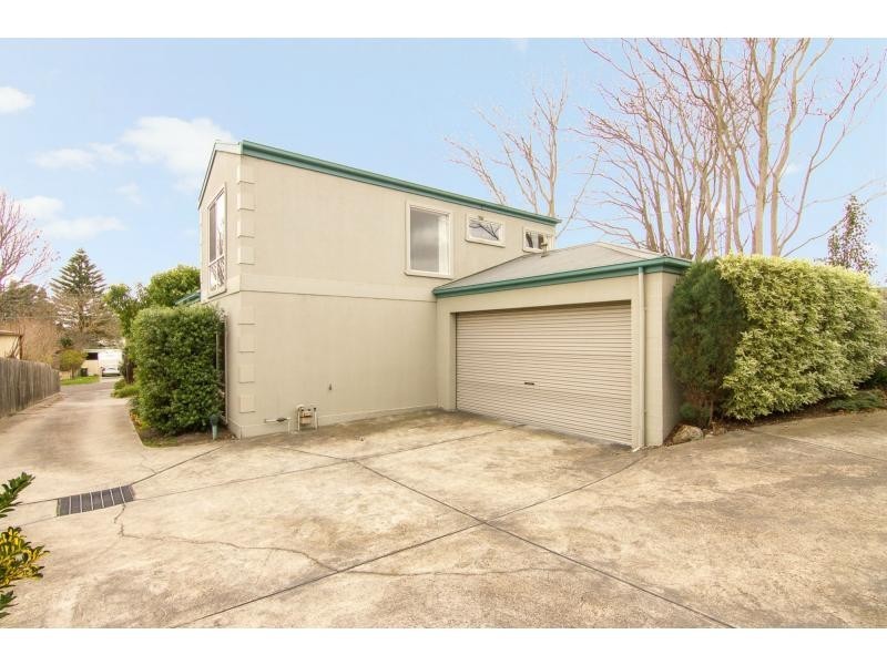 2/40 Frome Avenue, Frankston VIC 3199