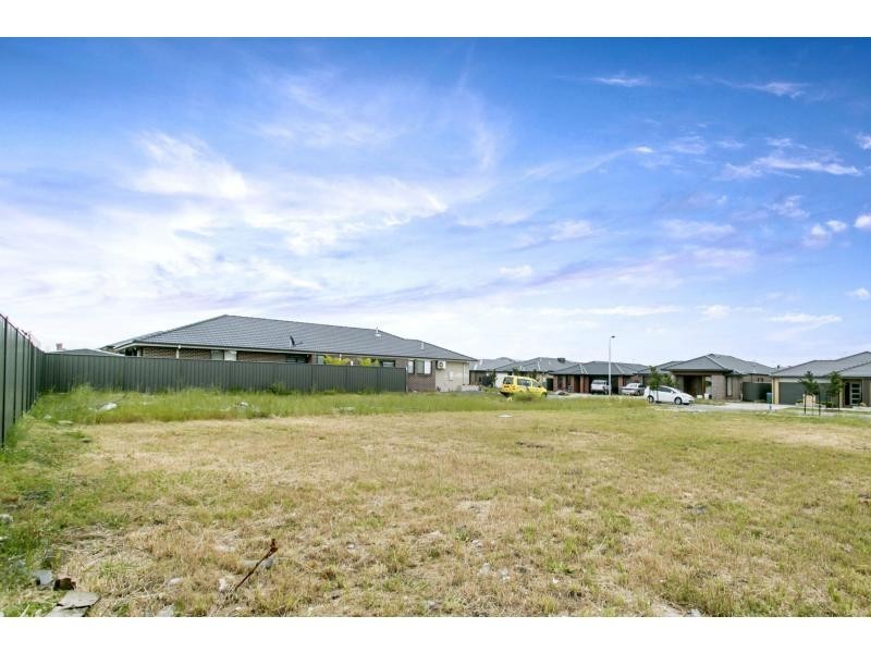 1 Zeus Avenue, Cranbourne West VIC 3977