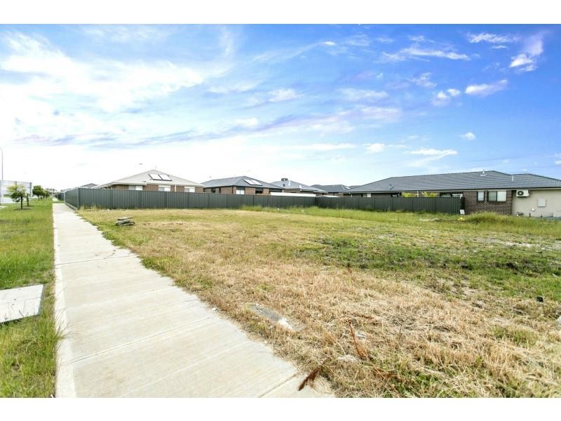 1 Zeus Avenue, Cranbourne West VIC 3977