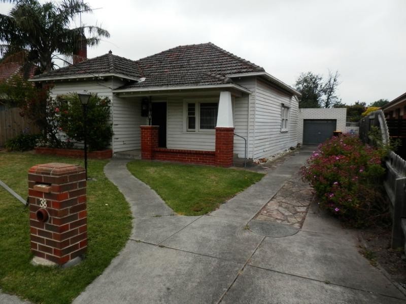 38 Sixth Street, Parkdale VIC 3195