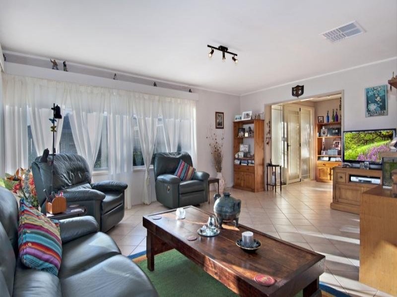 12 Carmel Court, Frankston VIC 3199