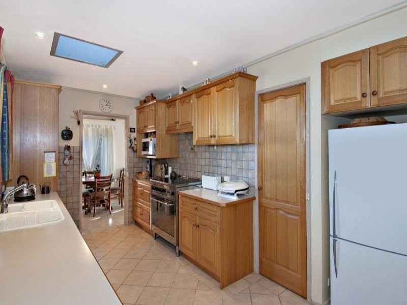 12 Carmel Court, Frankston VIC 3199