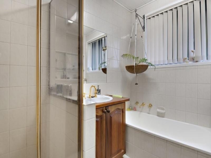 12 Carmel Court, Frankston VIC 3199