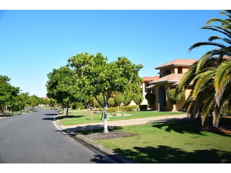 24 Calmwater Crescent, Gold Coast, Helensvale QLD 4212